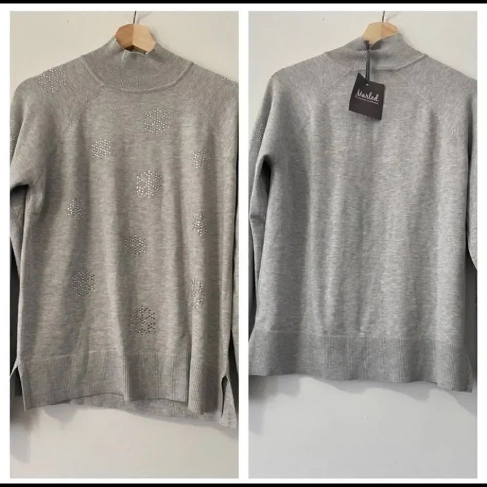 NWT Marled Sweater with Snowflakes